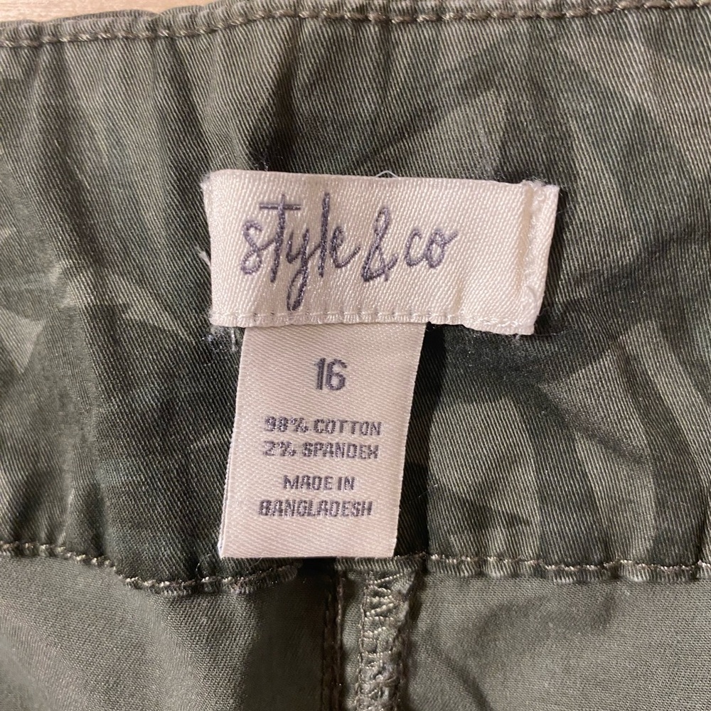 Style & Co Green Leaf Print Capris 16 (MY) - Picture 5 of 8